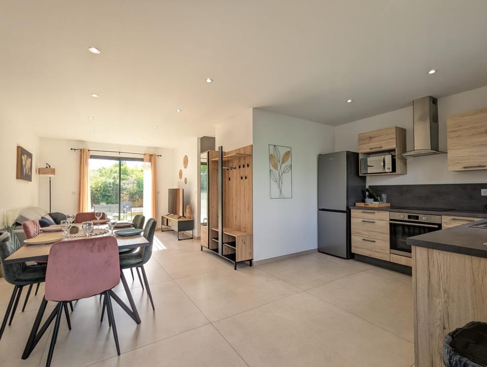Living room, kitchen