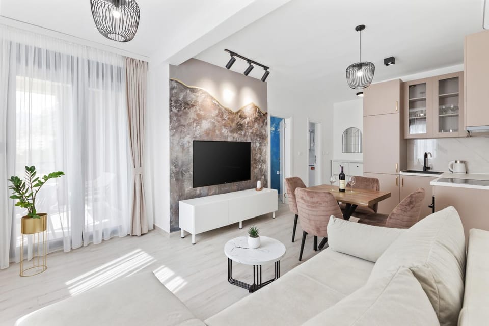 Communal lounge/ TV room, TV and multimedia, Seating area