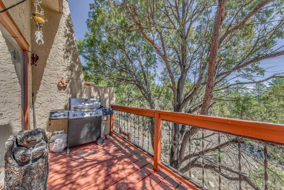 Alto Townhome w/ Deck Near Ski Apache! House in Alto