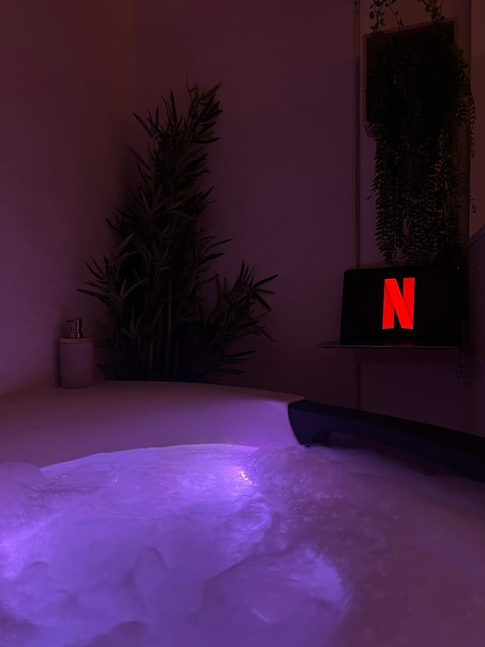 Hot Tub, Hot Tub