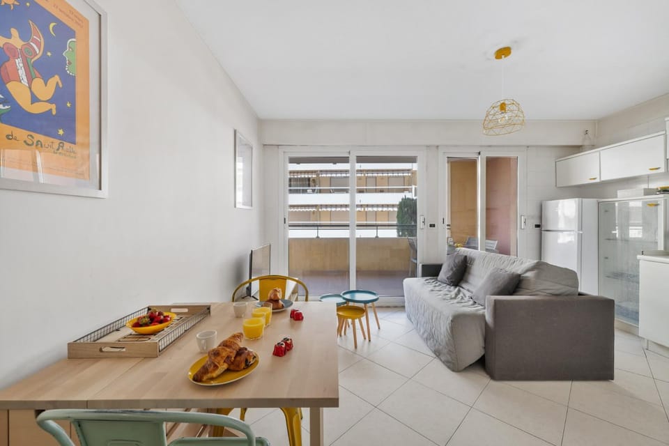 LE PALACIO Centre-Ville - Parking privé -Terrasse Apartment in Menton