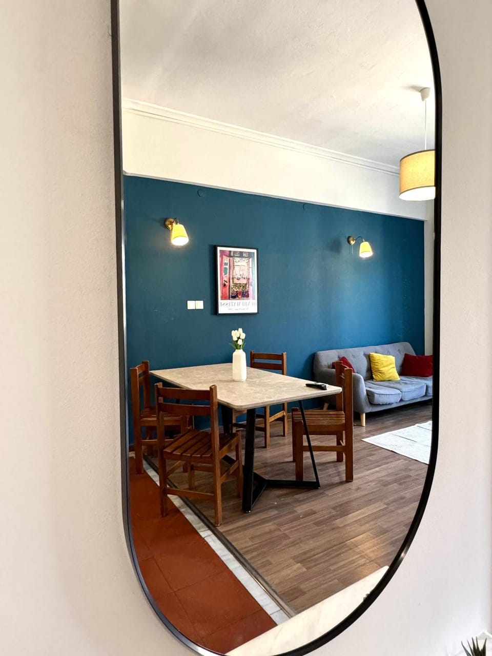 Living room, Seating area, Dining area