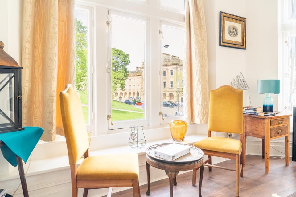 View (from property/room), Living room, Seating area