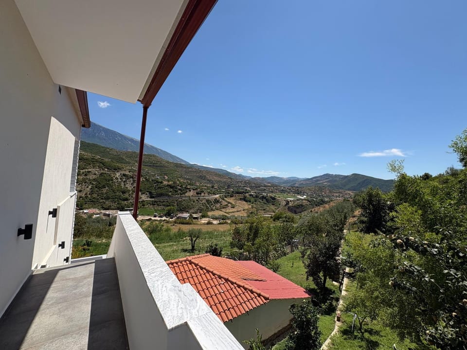 Spring, Day, Natural landscape, View (from property/room), Balcony/Terrace, Mountain view