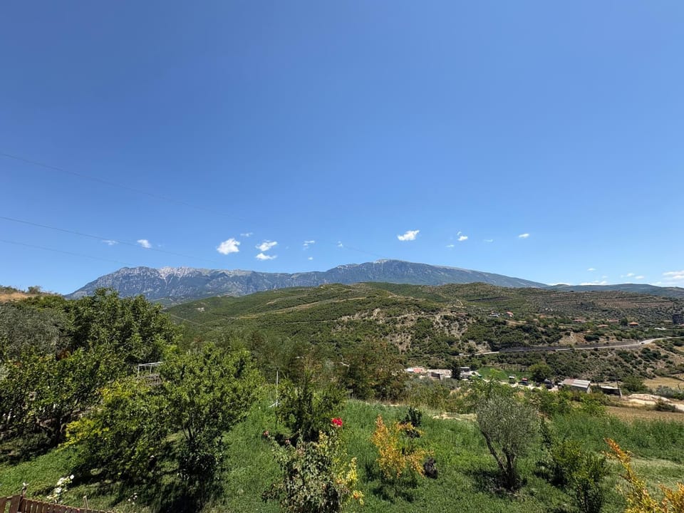 Nearby landmark, Spring, Day, Natural landscape, Mountain view