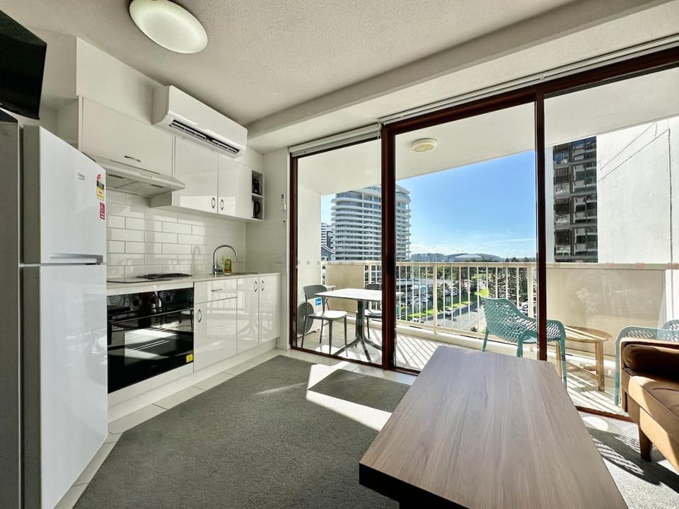 View (from property/room), Kitchen or kitchenette, Living room