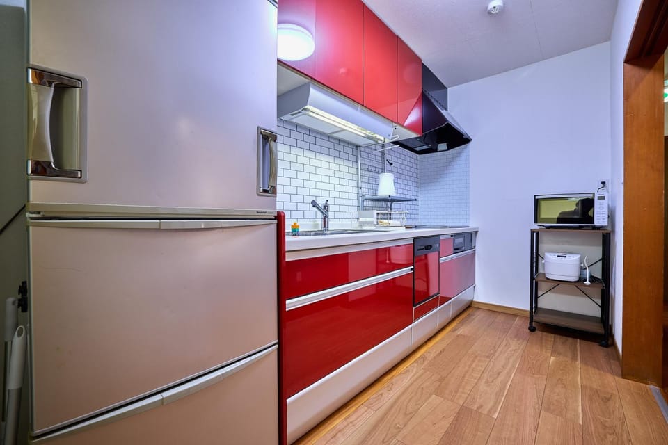 Kitchen or kitchenette, dishwasher