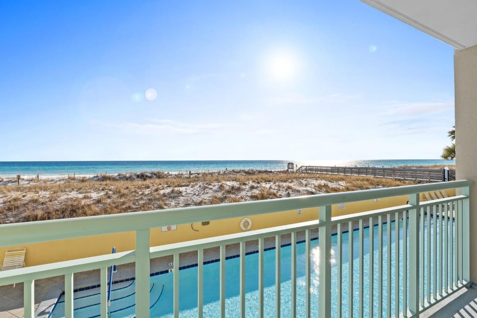 View (from property/room), Balcony/Terrace, Swimming pool