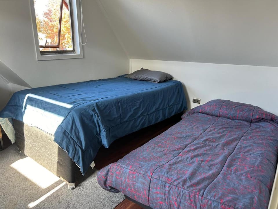 Pieza doble con baño privado sector residencial Vacation rental in Bio Bio, Chile