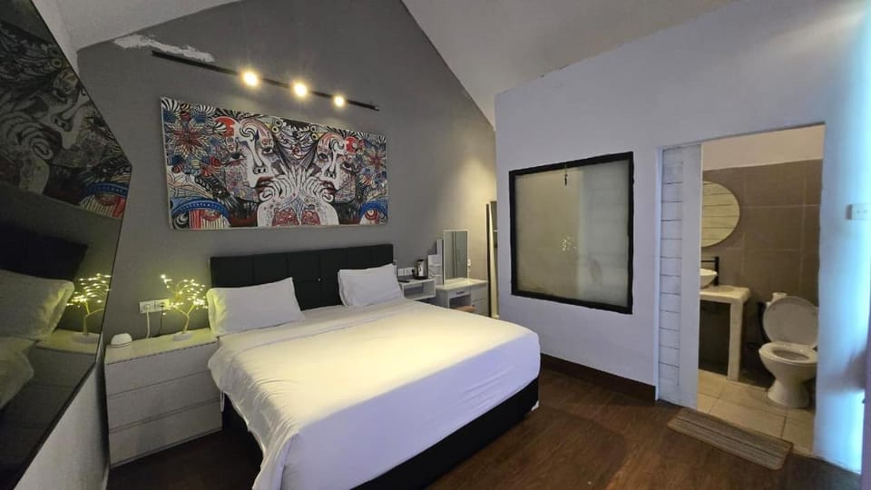 Photo of the whole room, Decorative detail, Bedroom