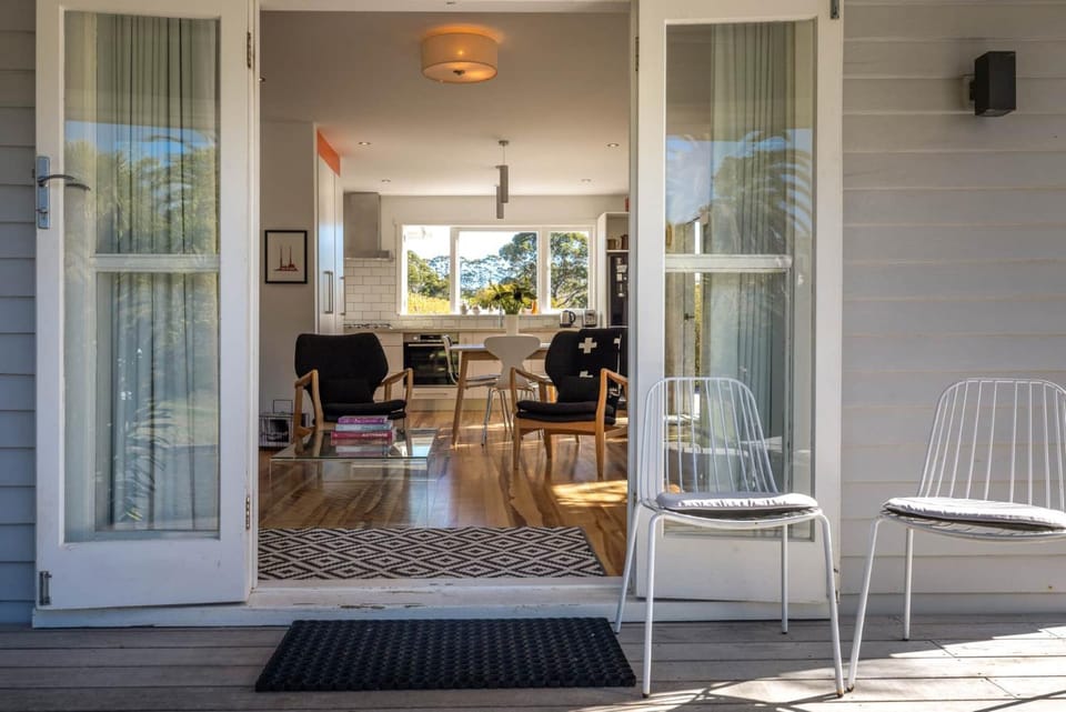 THE GRAPE SHED COTTAGE - Coast & Country House in Auckland Region