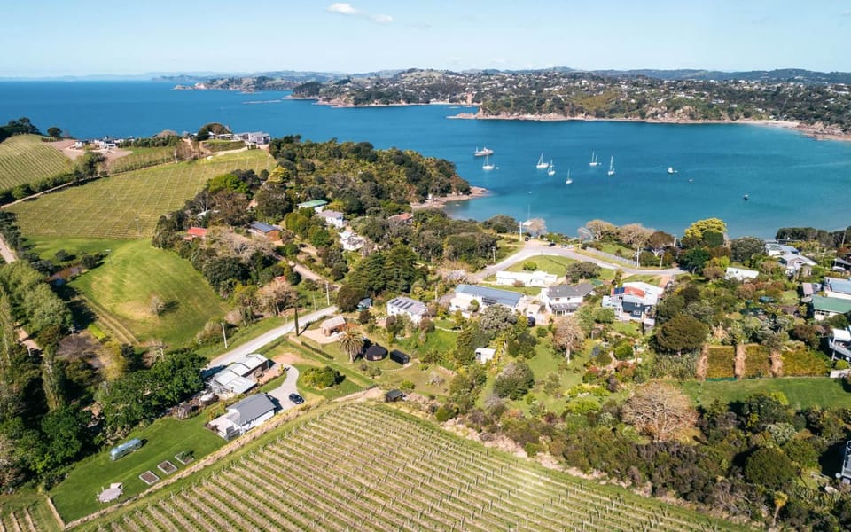 THE GRAPE SHED COTTAGE - Coast & Country House in Auckland Region