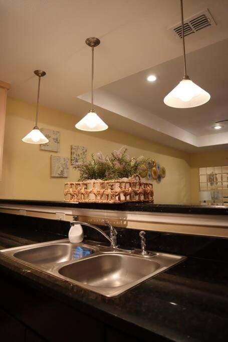 Mirror, mirror on the wall! Apartment in Pharr