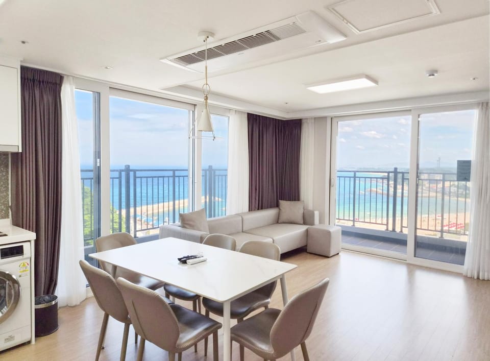 Natural landscape, View (from property/room), Living room, Sea view