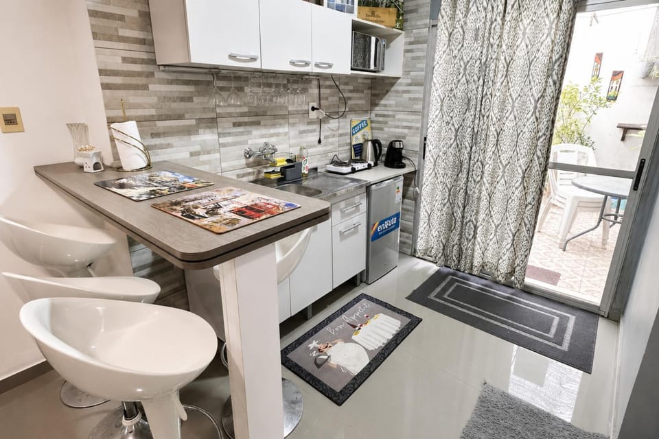 Kitchen or kitchenette, Dining area, stove