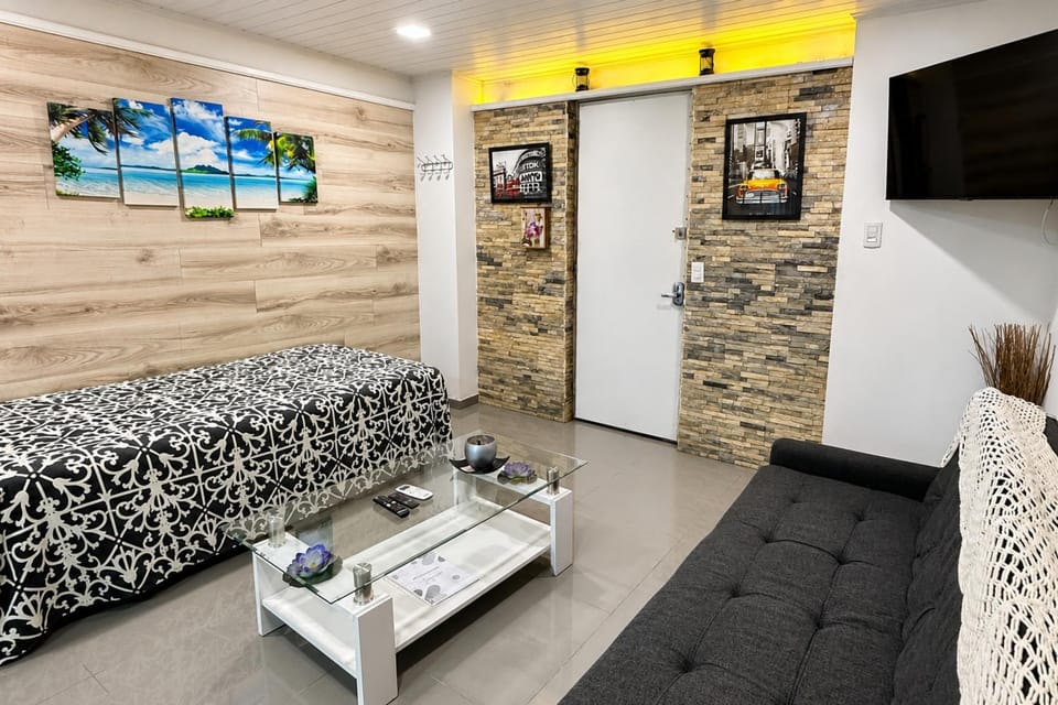 Communal lounge/ TV room, Bed, TV and multimedia, Living room, Photo of the whole room, Bedroom