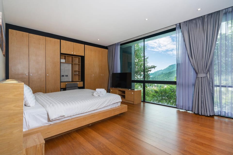 Bed, Bedroom, Mountain view