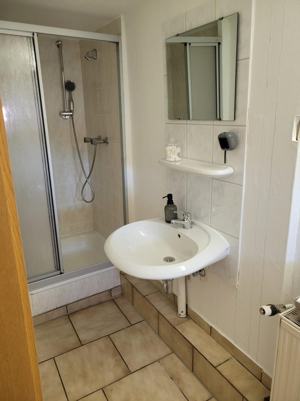 Shower, Bathroom, towels