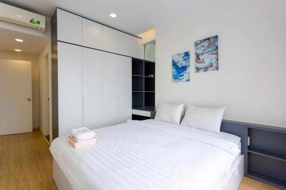 Bed, Photo of the whole room, Bedroom, towels, wardrobe, air conditioner