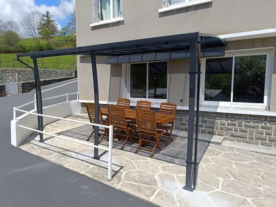 Maison l'hostal saura y roja Apartment in Saint-Flour