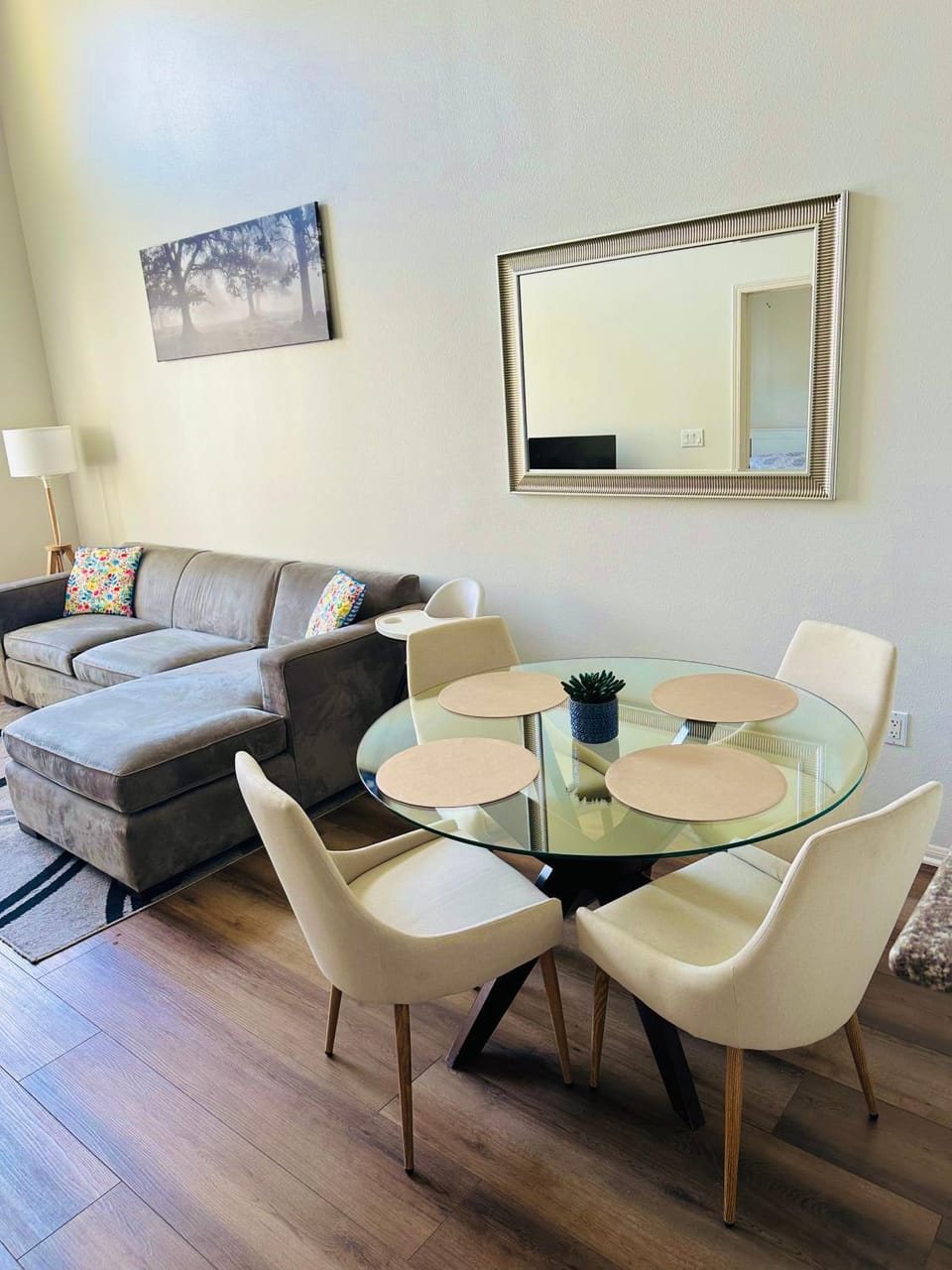Spacious,2Queen beds, free parking, pool&gym and central location Apartment in Marina del Rey