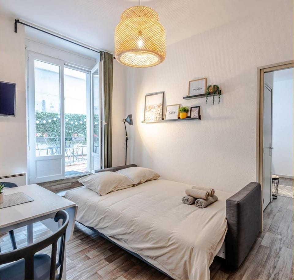 T2 centre ville, 150m du lac, parking - Thermes Apartment in Évian-les-Bains