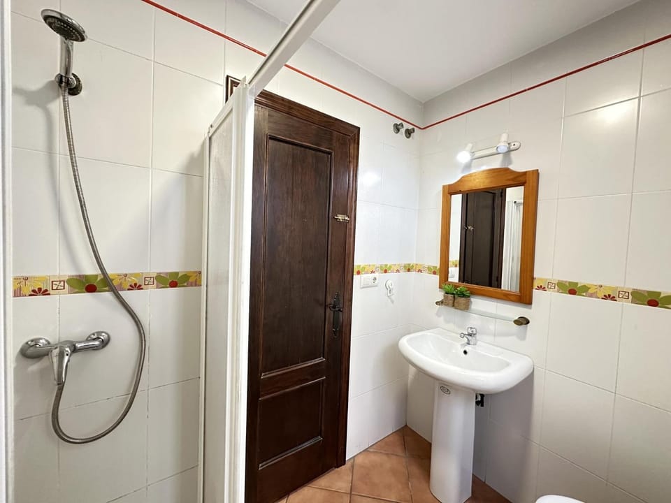 Shower, Bathroom, towels