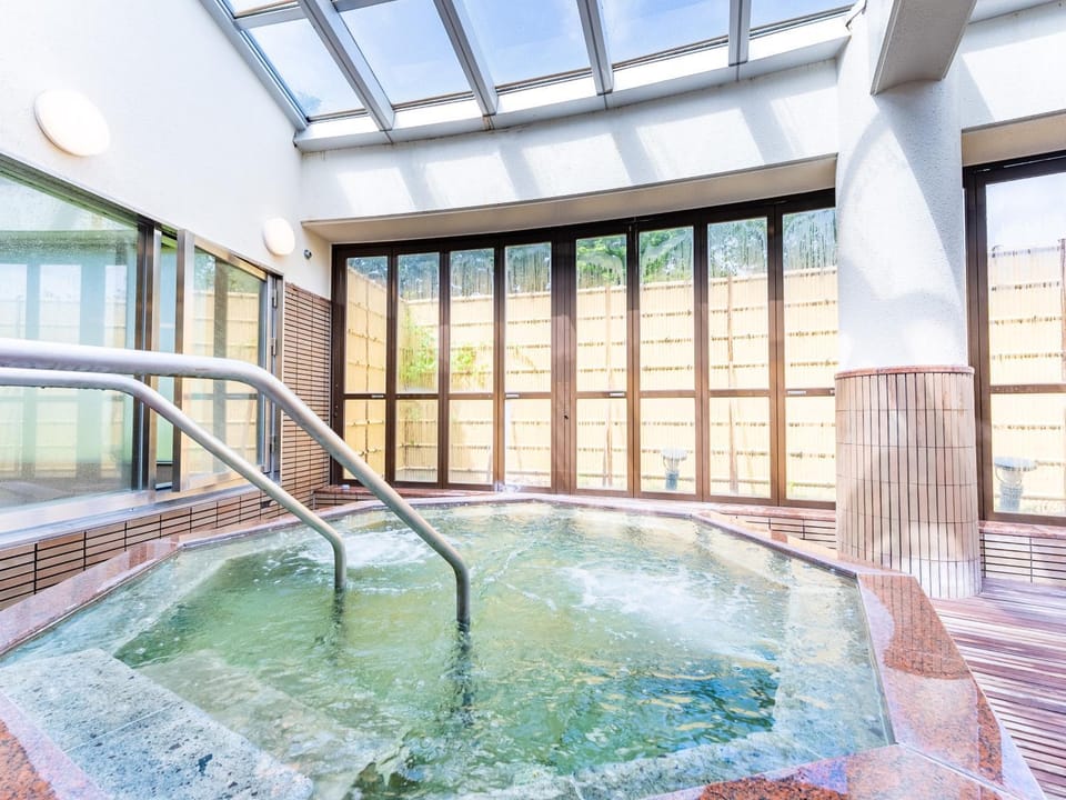 Bathroom, Public Bath