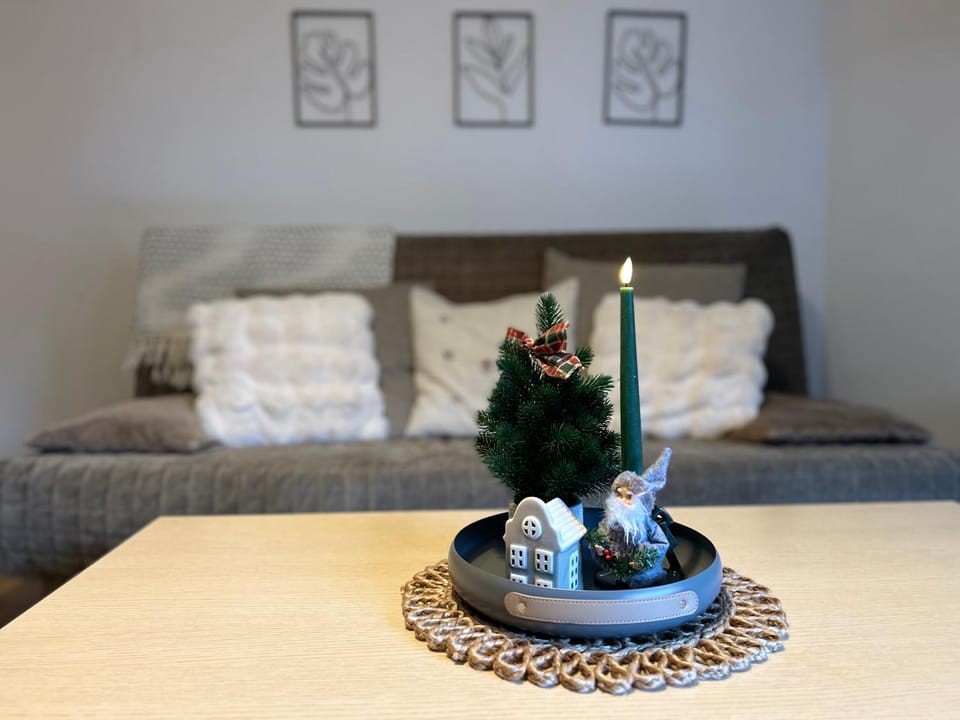 Living room, Bedroom