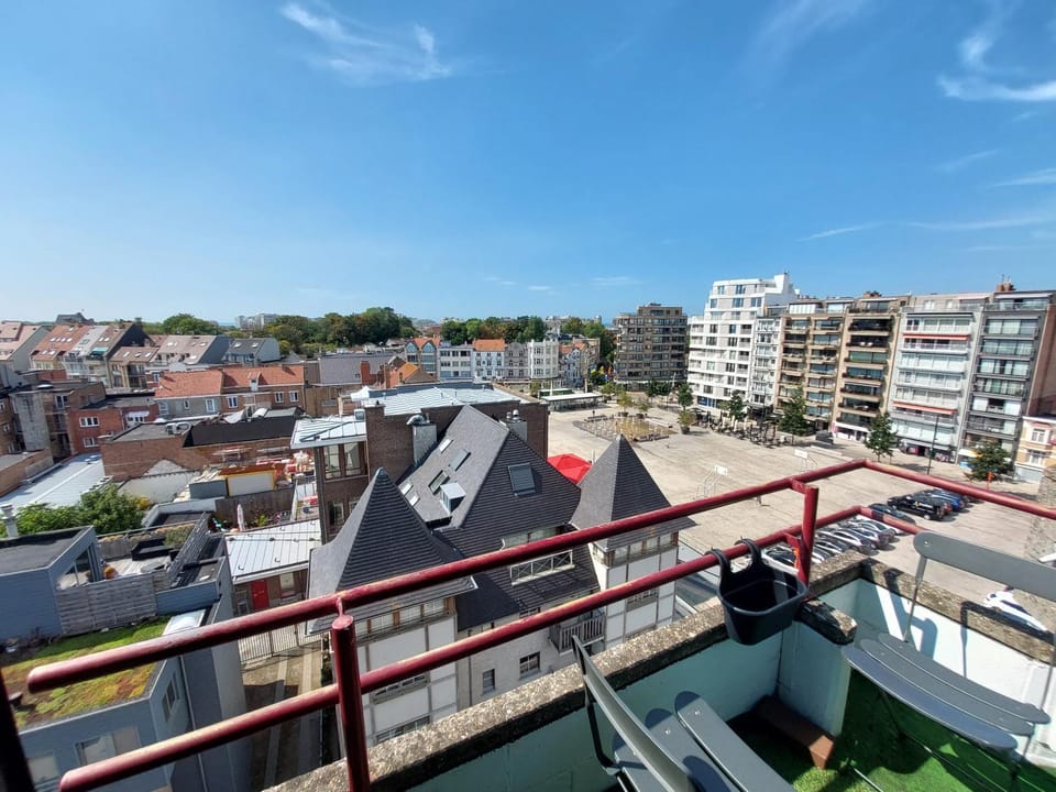 City view, Street view