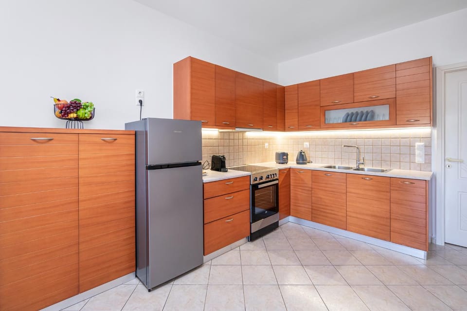 Kitchen or kitchenette, oven, stove