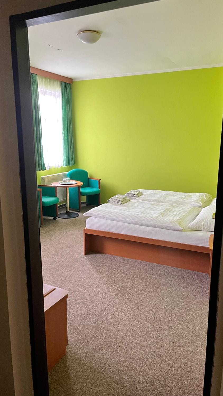 Bed, Photo of the whole room