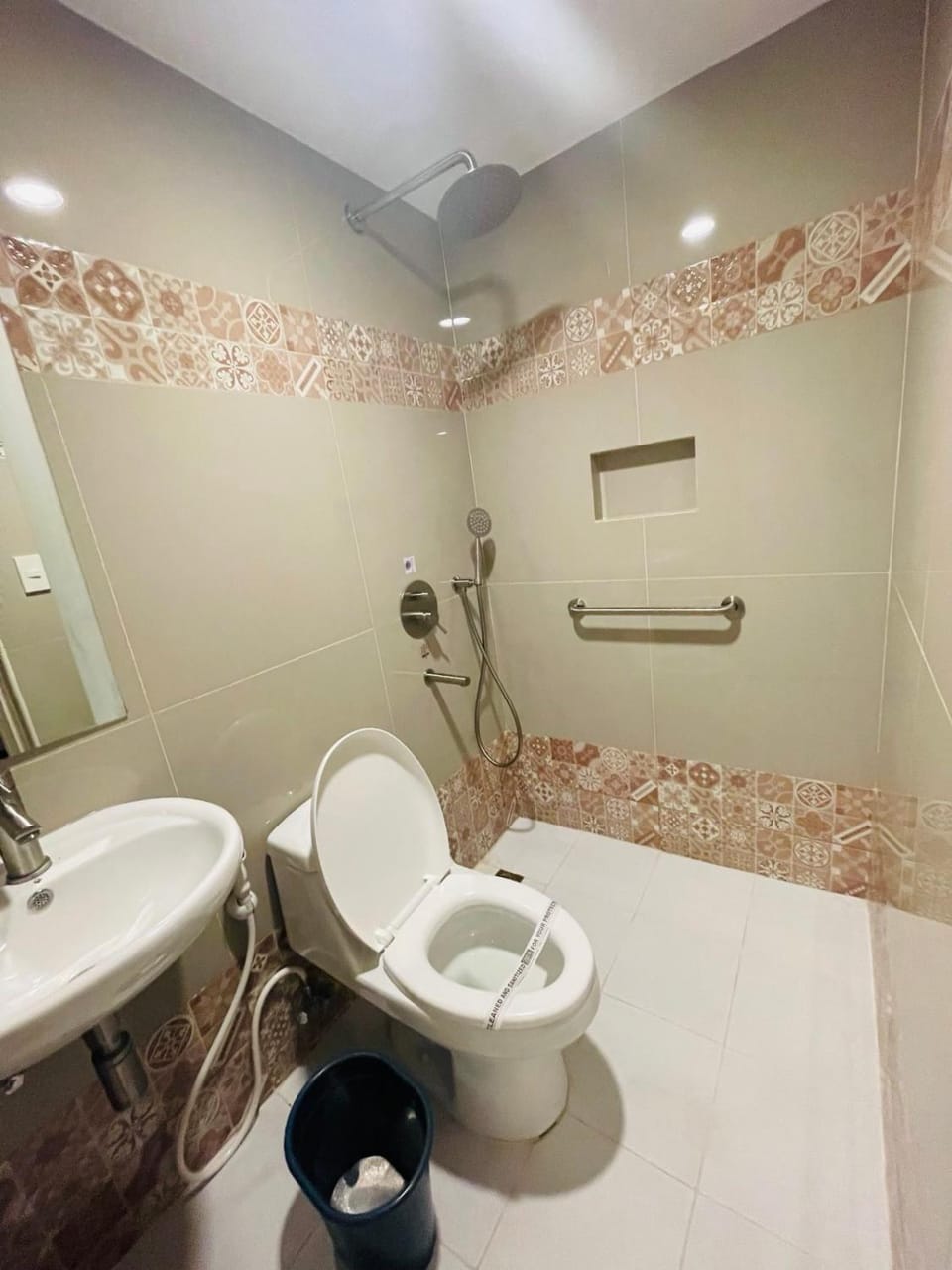 Shower, Toilet, bidet