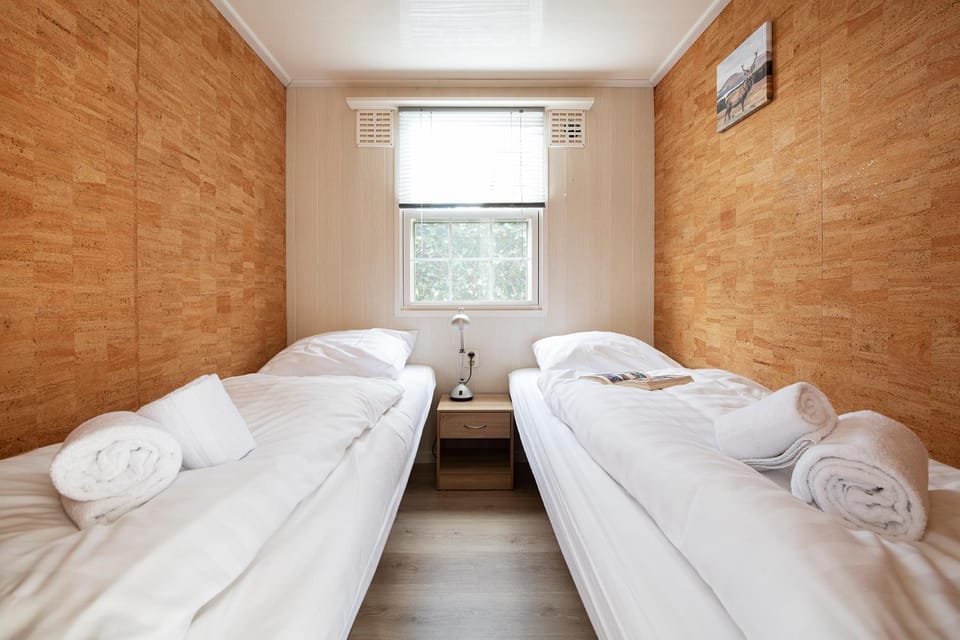 Photo of the whole room, Bedroom, towels