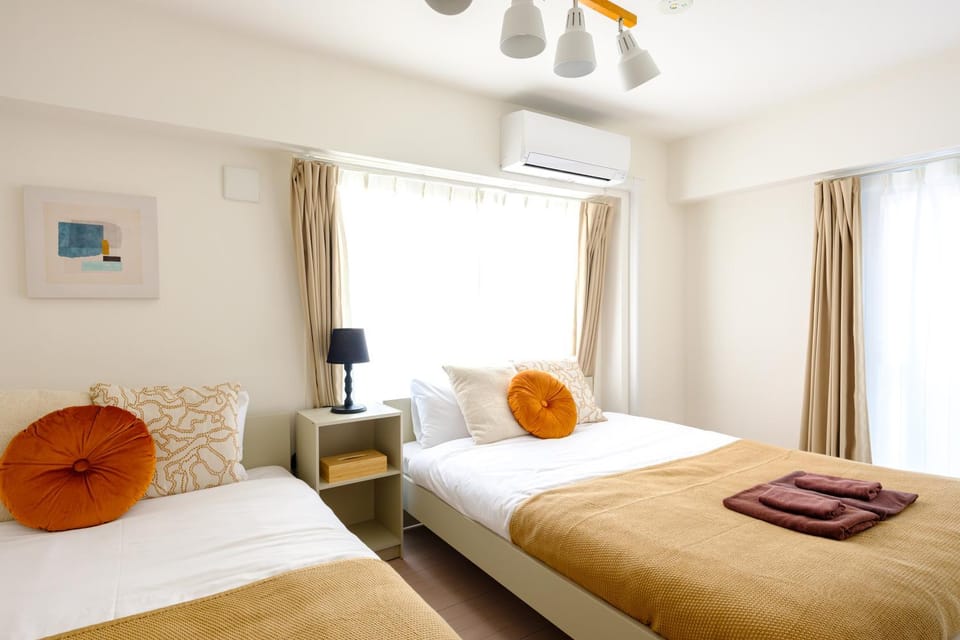 Bed, Photo of the whole room, Bedroom, air conditioner