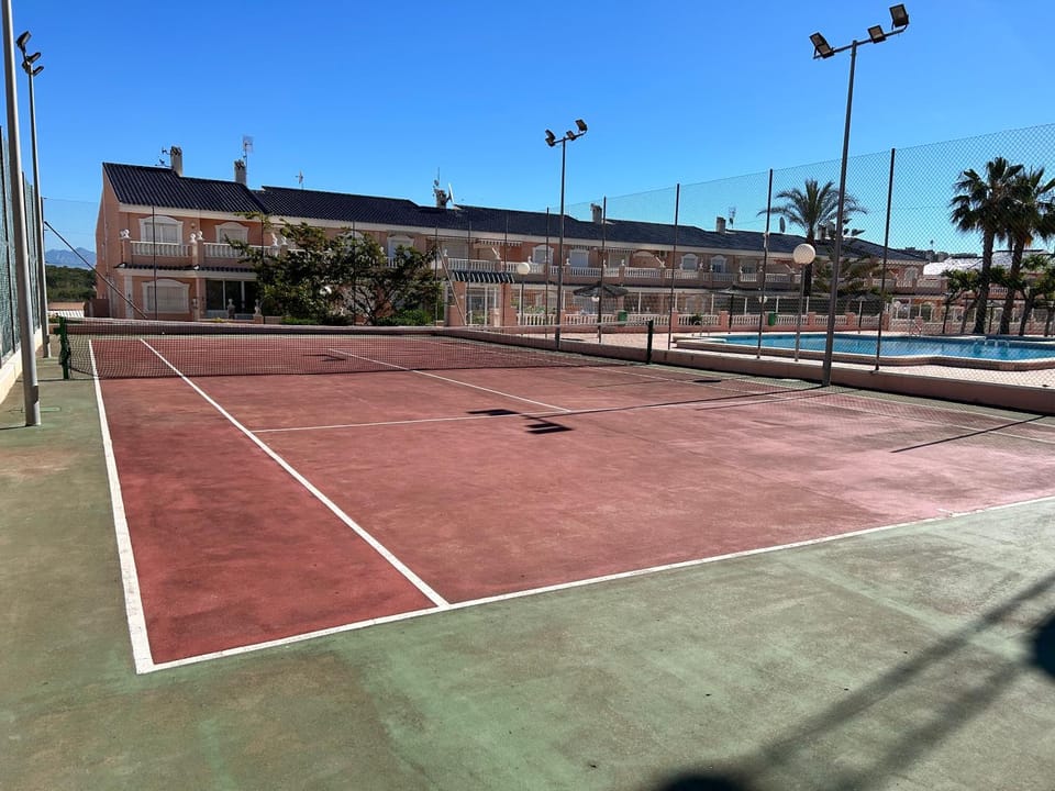 Tennis court, Tennis court