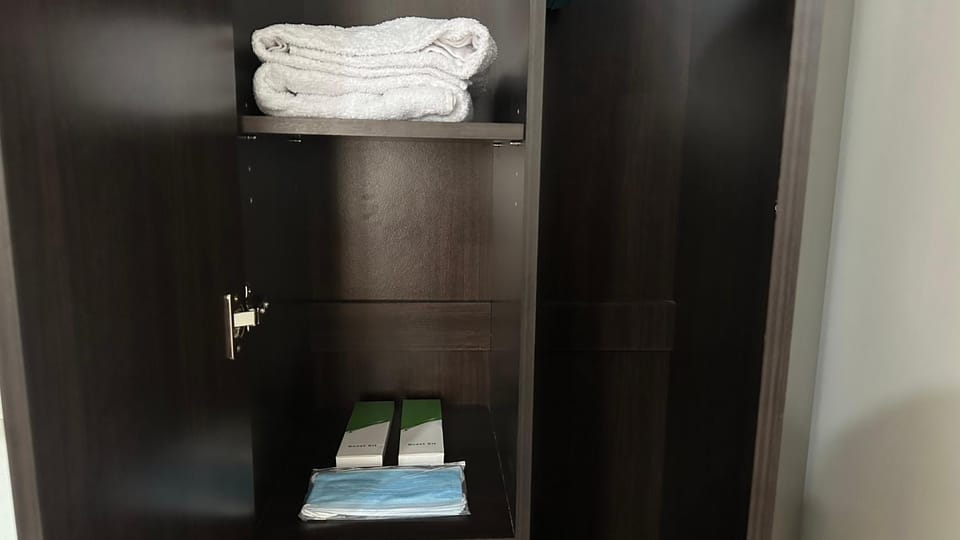 towels, wardrobe