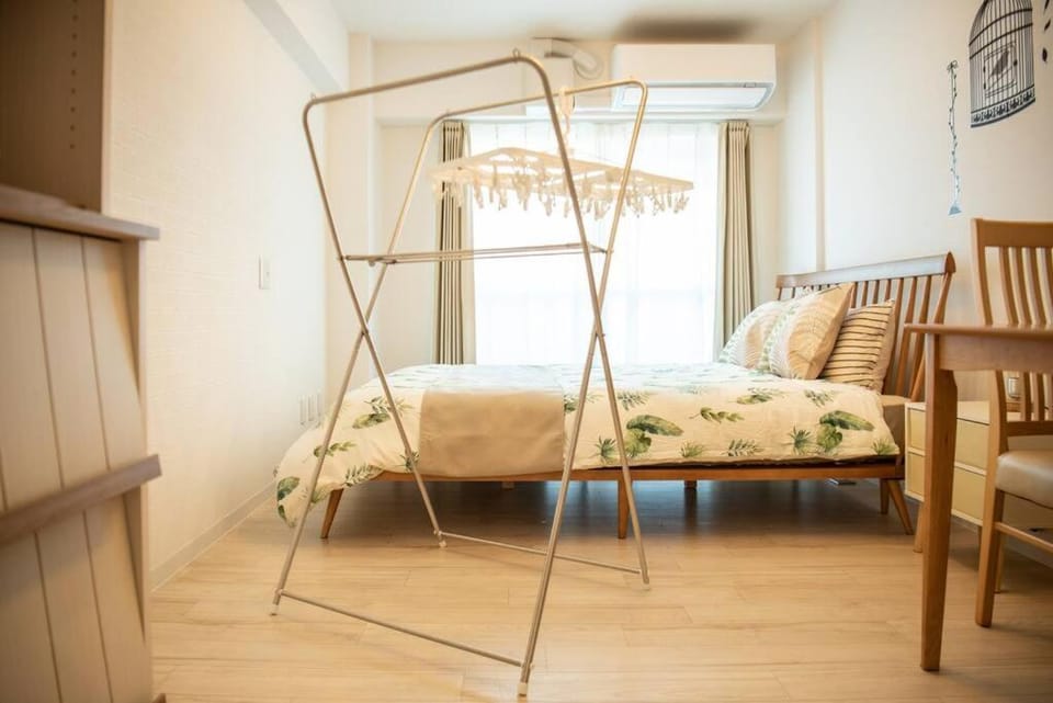 Photo of the whole room, Bedroom