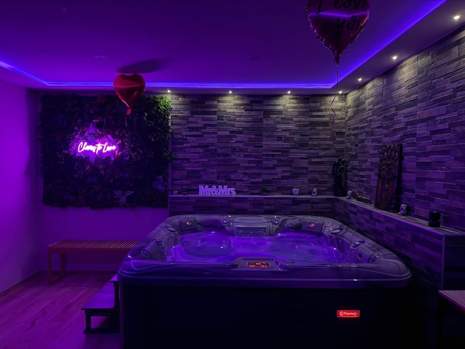 Zen&spa appartement avec jacuzzi et sauna privatif Apartment in Grand Est