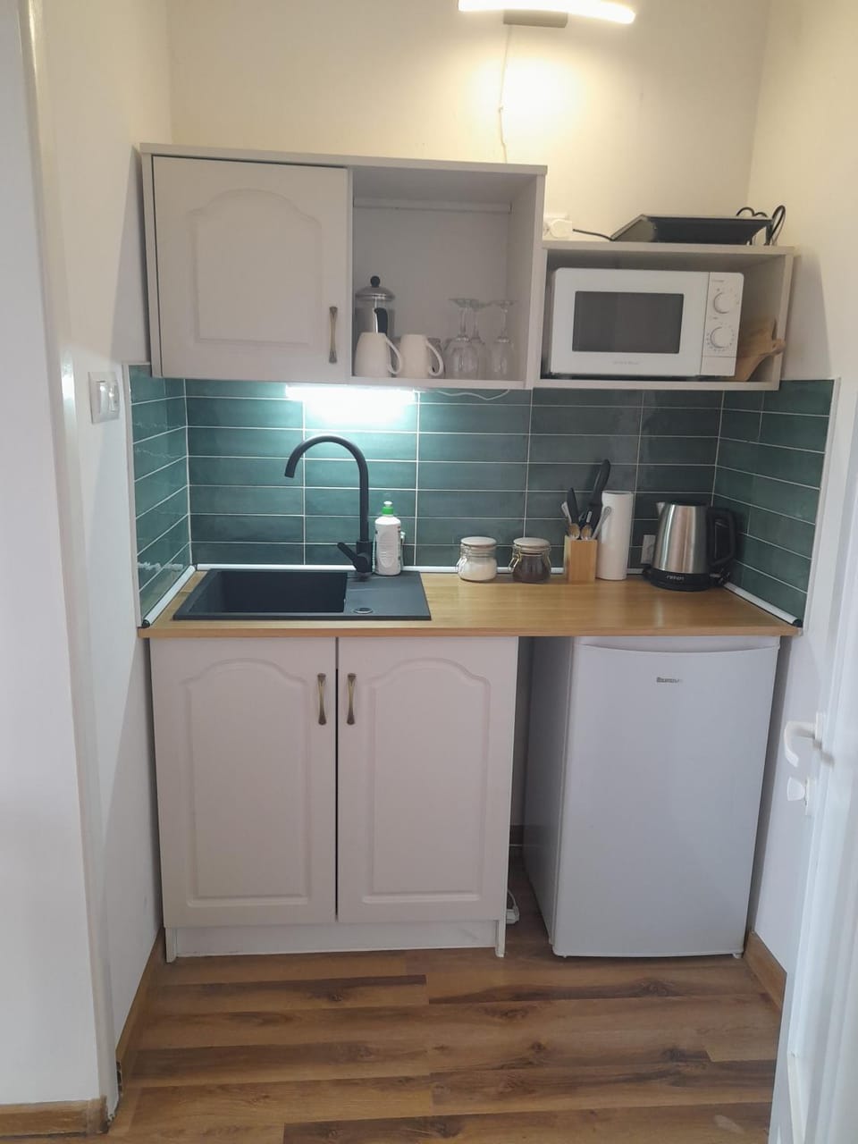 Coffee/tea facilities, Kitchen or kitchenette, pet friendly, stove