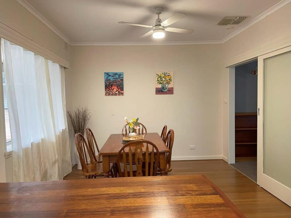 The Hidden Gem Exquisite 3BR Retreat in Berri House in South Australia
