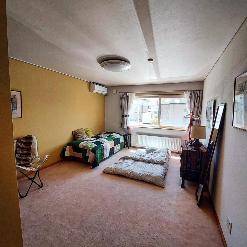 Bed, Photo of the whole room