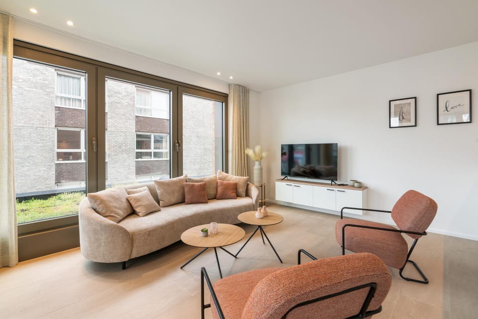 TV and multimedia, Seating area