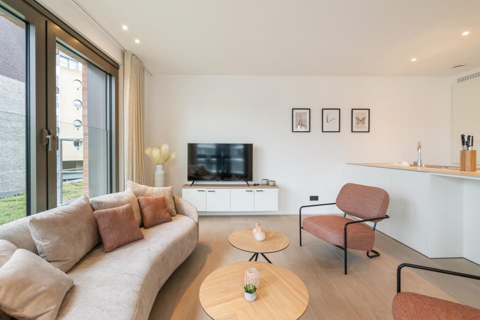 TV and multimedia, Seating area