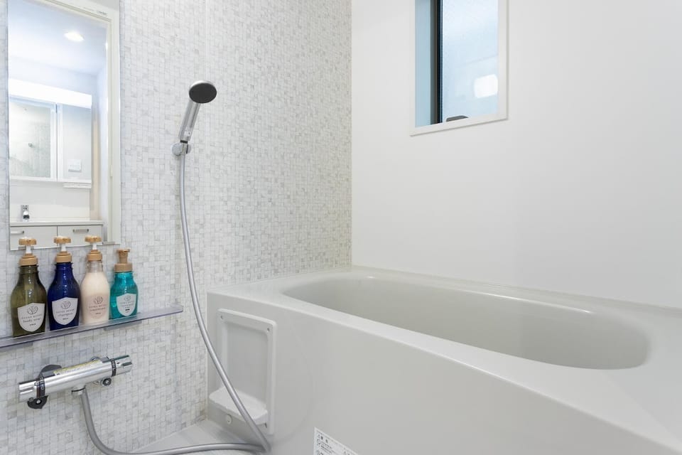 Bathroom, Bath