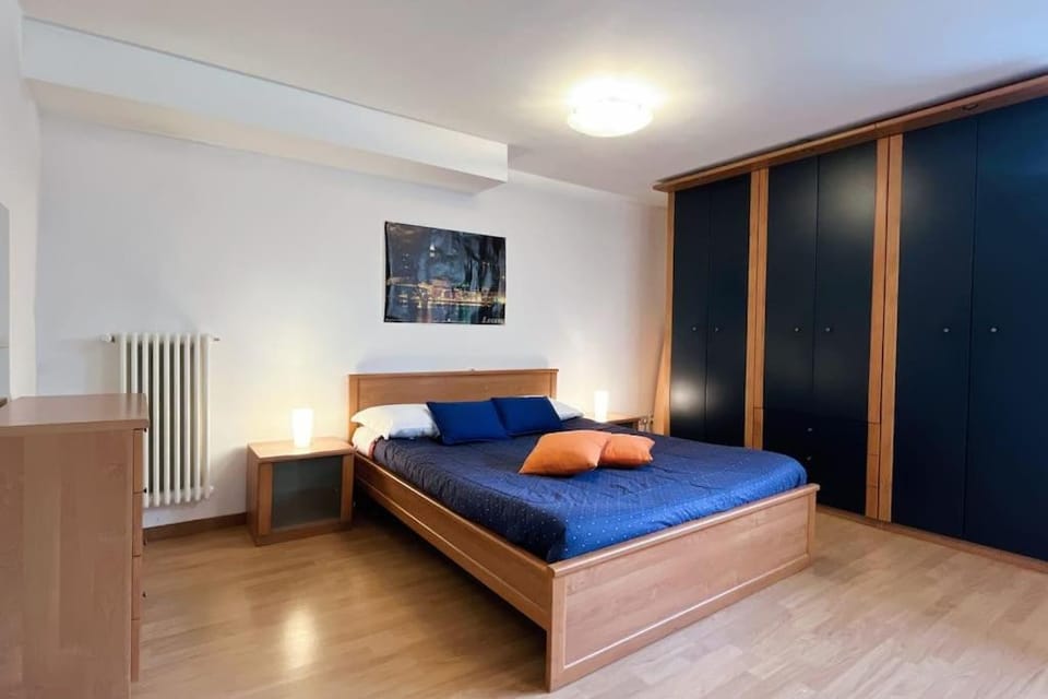 Bedroom, wardrobe