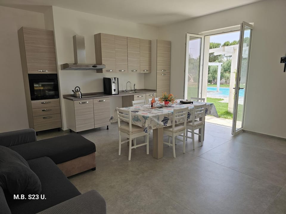 Kitchen or kitchenette, Living room, Dining area