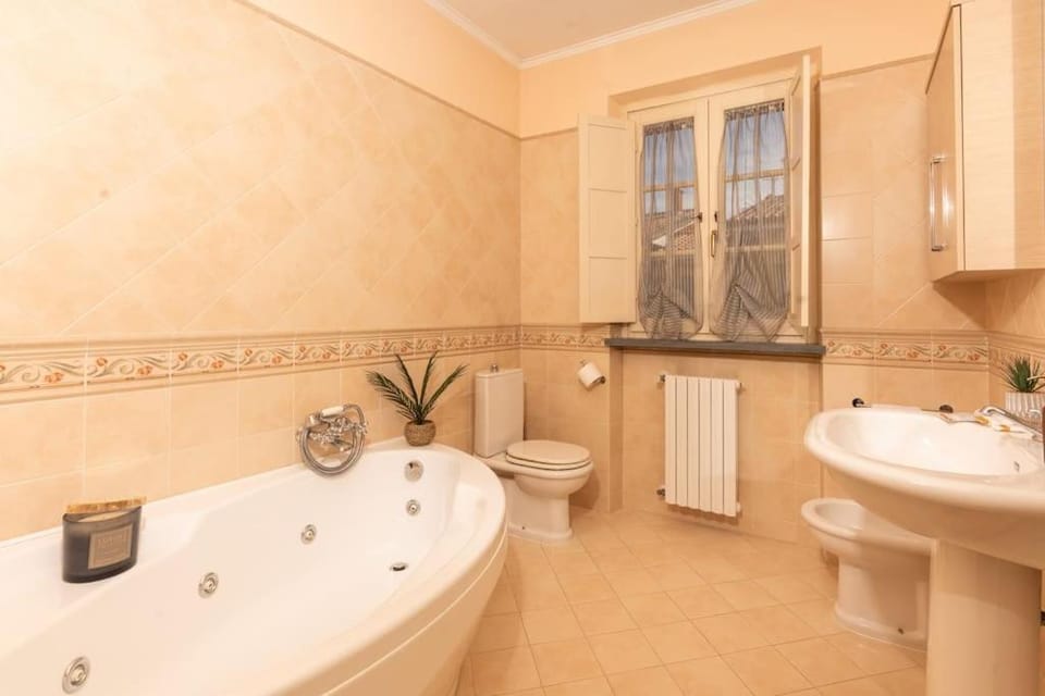 Toilet, Bath