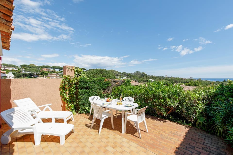 Patio, Balcony/Terrace, Dining area, Sea view