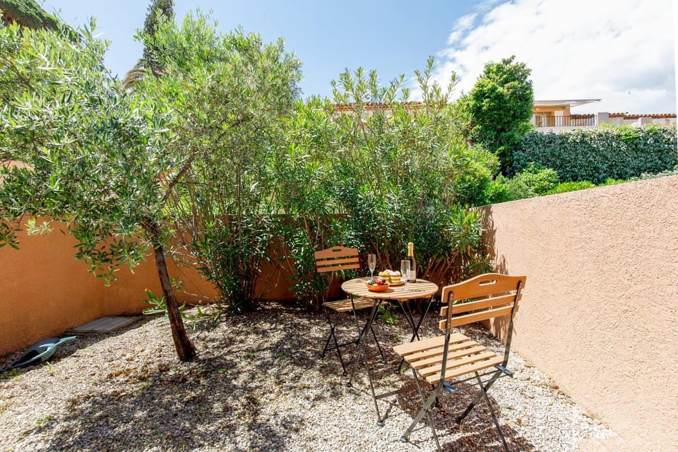 Patio, Garden, Balcony/Terrace, Garden view